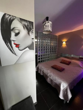 Cap d’Agde, Village naturiste, port nature 5, coursive